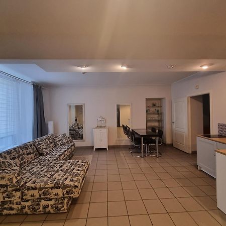 Camellia Studio Apartment & Parking Рига Екстер'єр фото