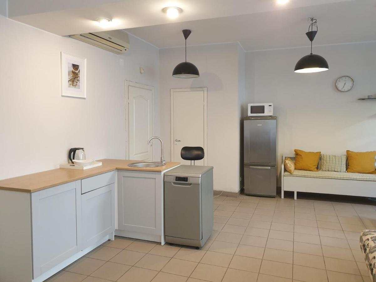 Camellia Studio Apartment & Parking Рига Екстер'єр фото