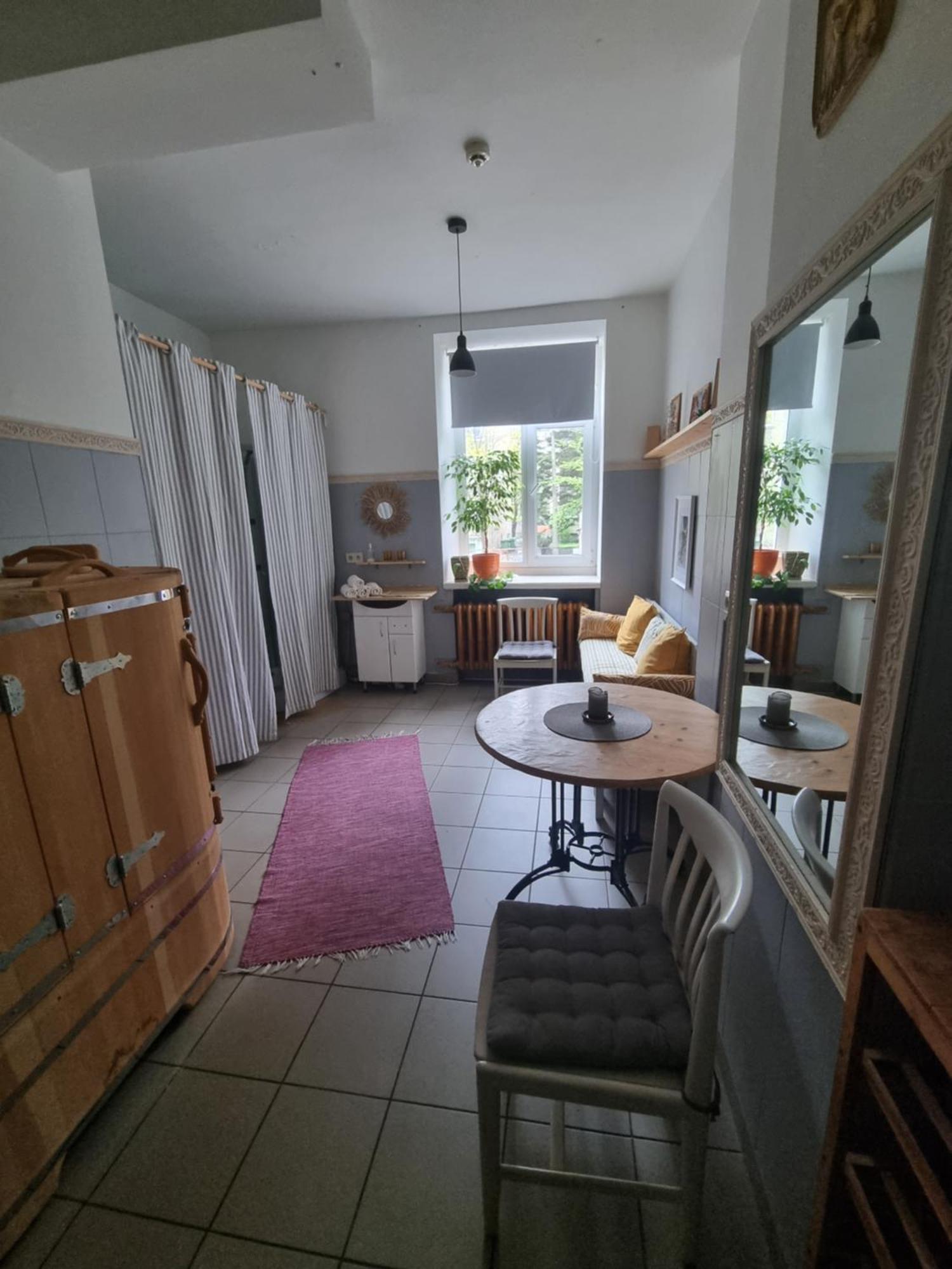Camellia Studio Apartment & Parking Рига Екстер'єр фото